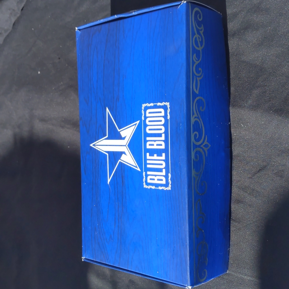 Jeffree Star Blue Bloods Pallette